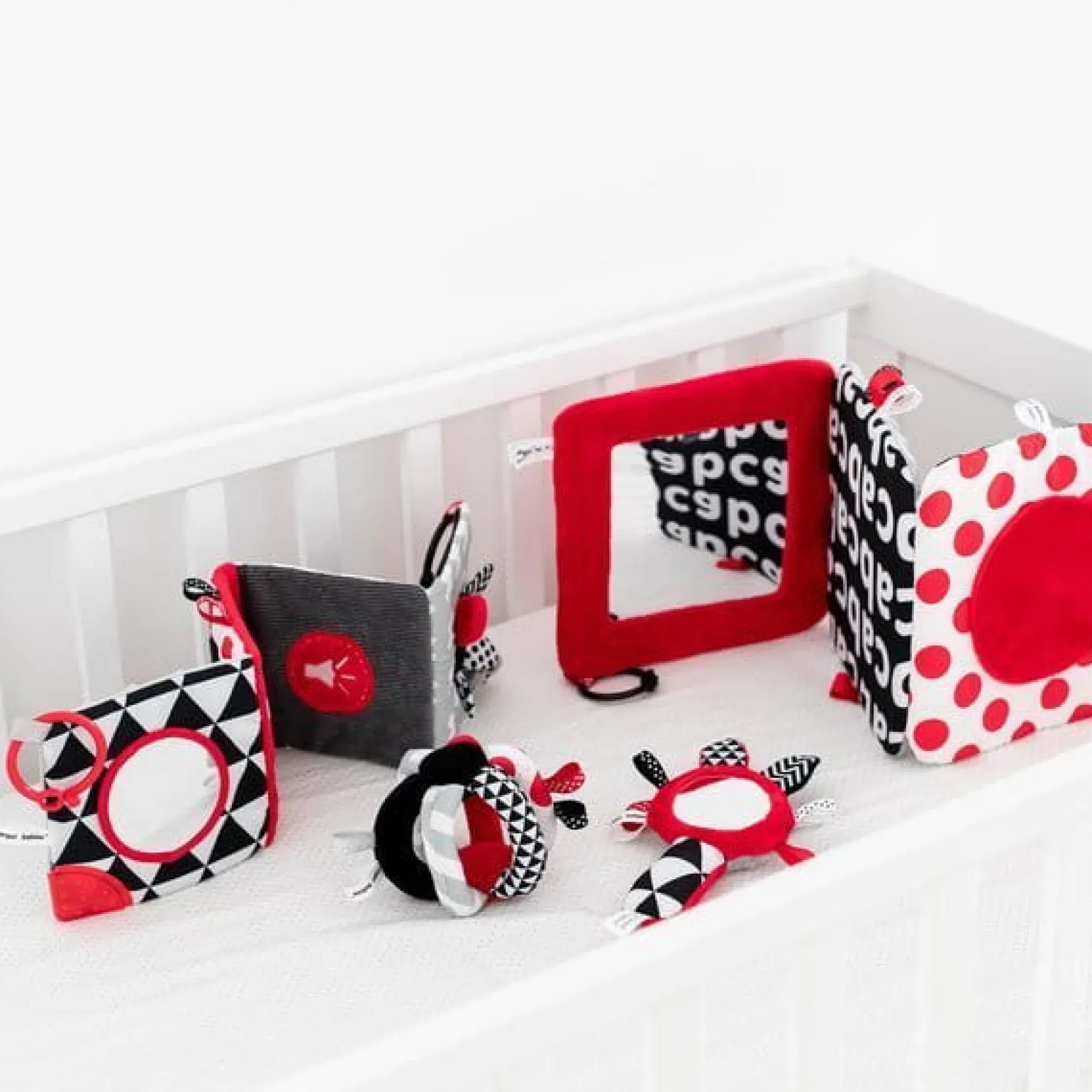 Canpol babies Kontrastowa pluszowa piłka SENSORY TOYS
