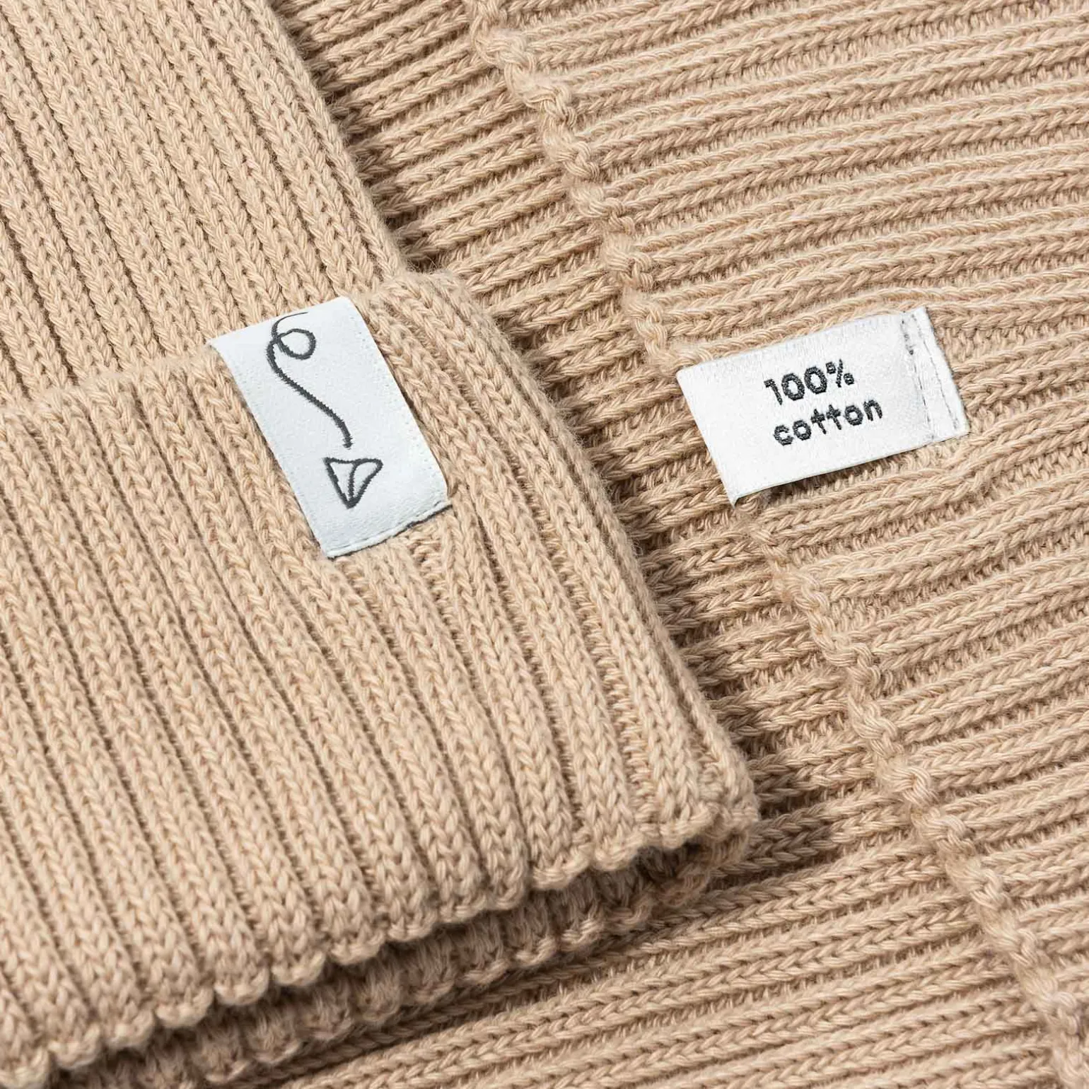 Czapeczka z dzianiny bawełnianej - LIGHT BEIGE