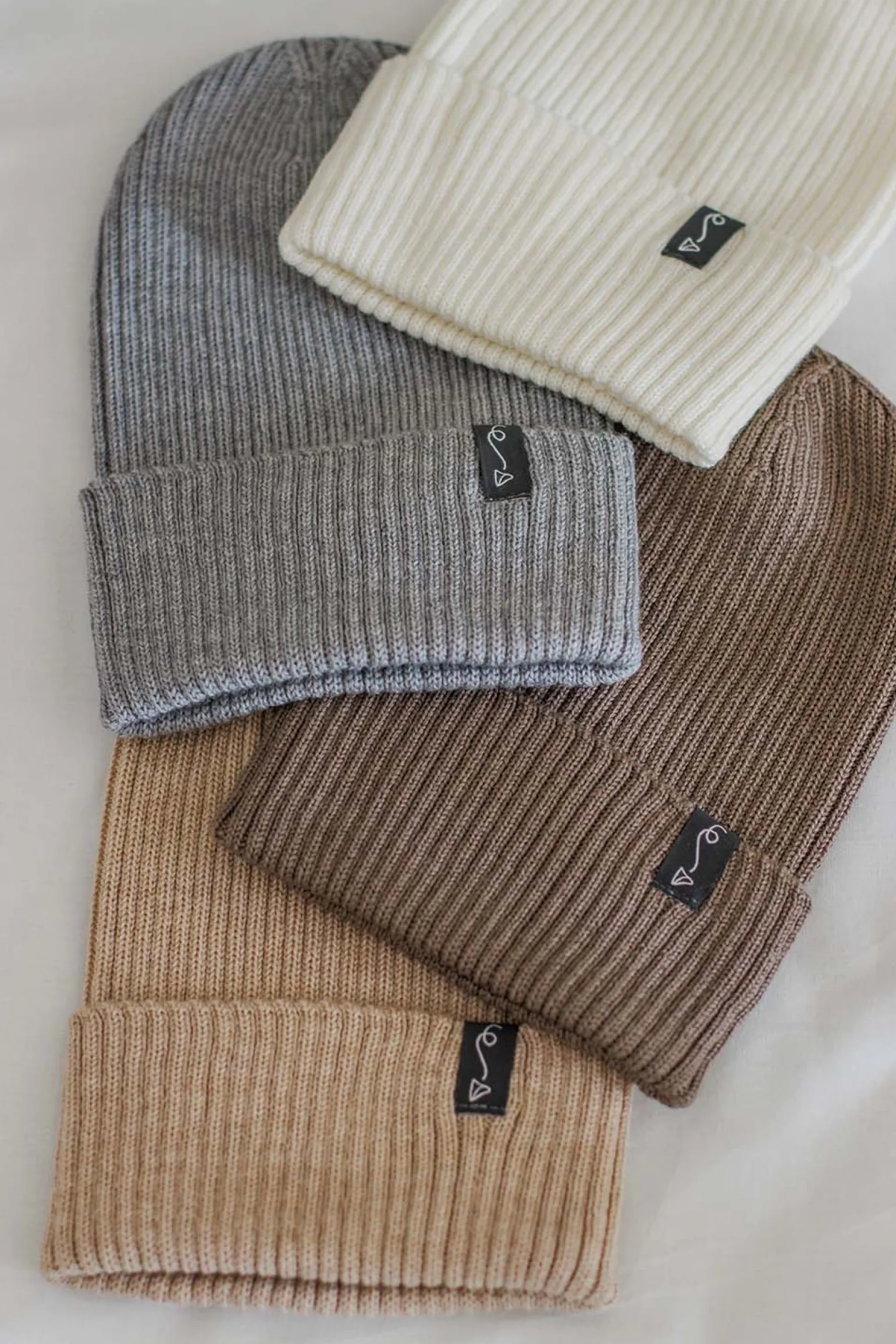 Czapeczka z wełny Merino - ECRU