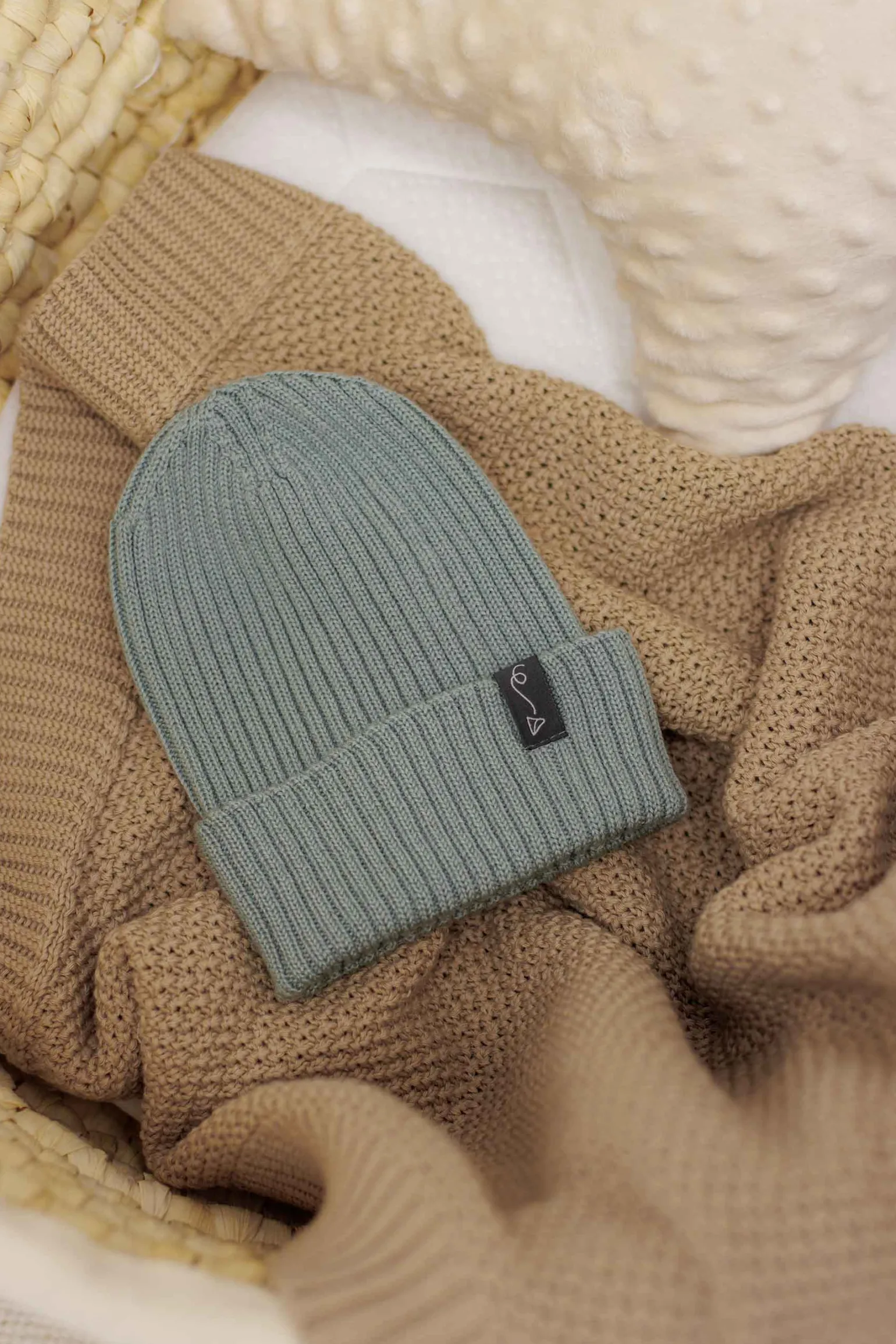 Czapeczka z wełny Merino - SAGE
