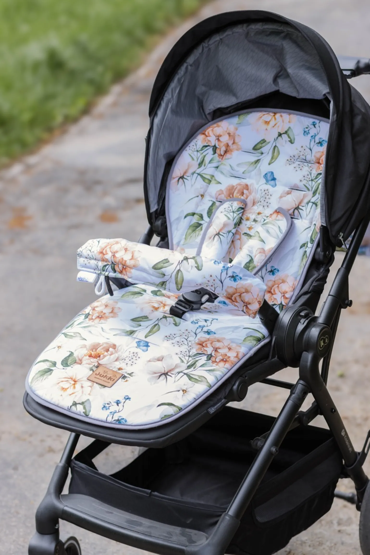 Dwustronna wkładka do wózka spacerowego - Peony White