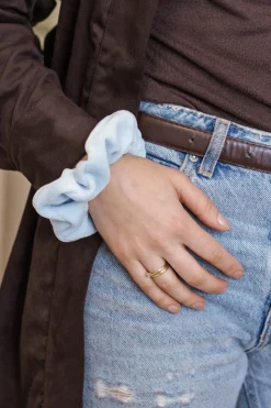 Gumka do włosów SCRUNCHIES welur błękitny