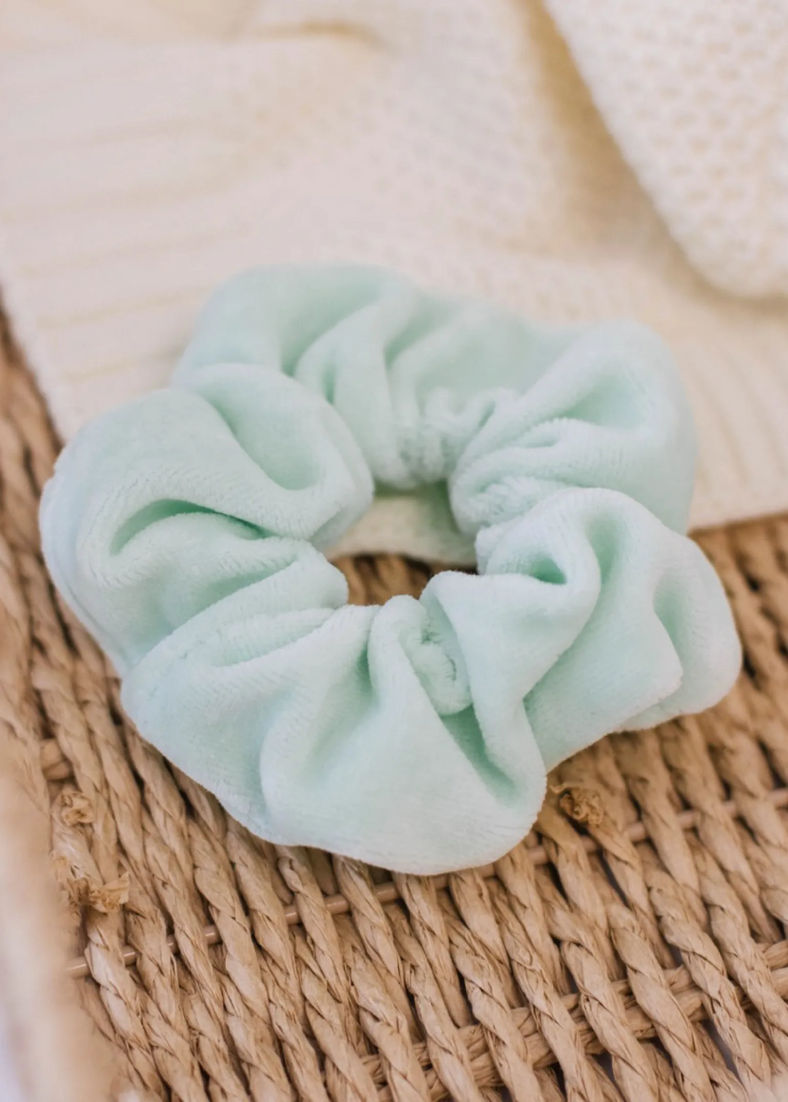Gumka do włosów SCRUNCHIES welur miętowy