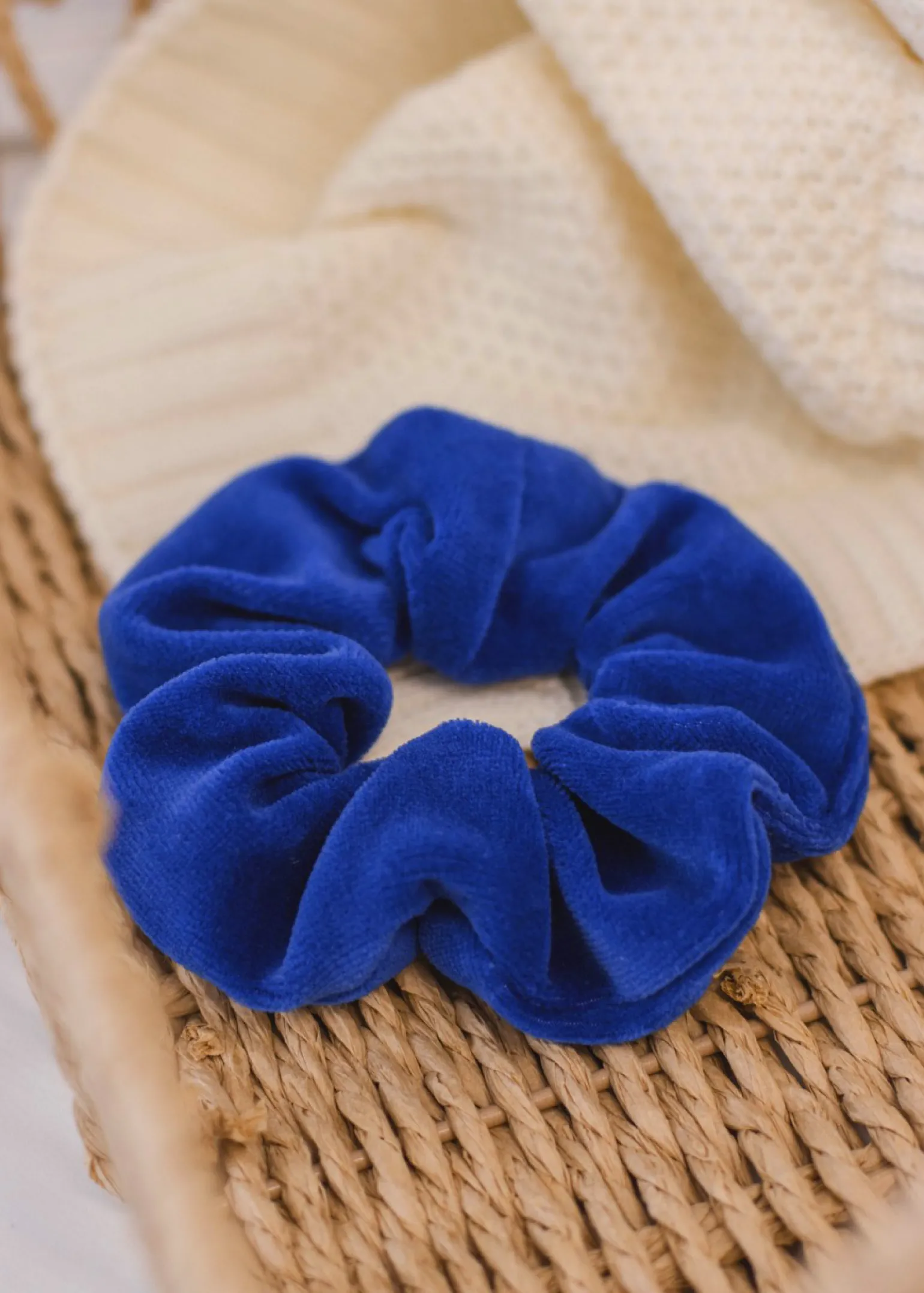 Gumka do włosów SCRUNCHIES welur chabrowy