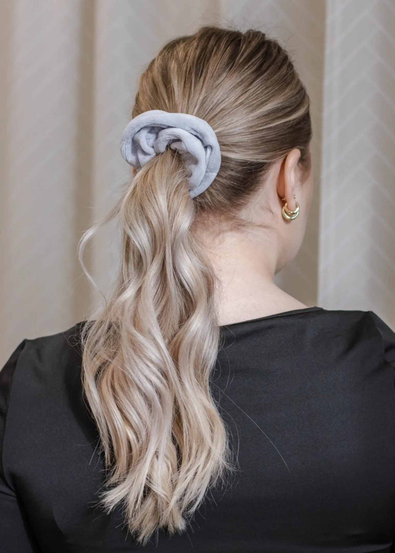 Gumka do włosów SCRUNCHIES welur jasnoszary