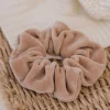 Gumka do włosów SCRUNCHIES welur ciepły beż