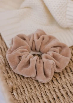Gumka do włosów SCRUNCHIES welur ciepły beż