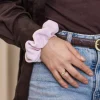 Gumka do włosów SCRUNCHIES welur jasny róż