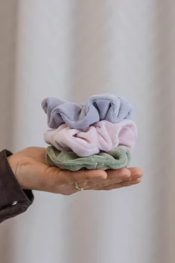Gumka do włosów SCRUNCHIES welur jasny róż