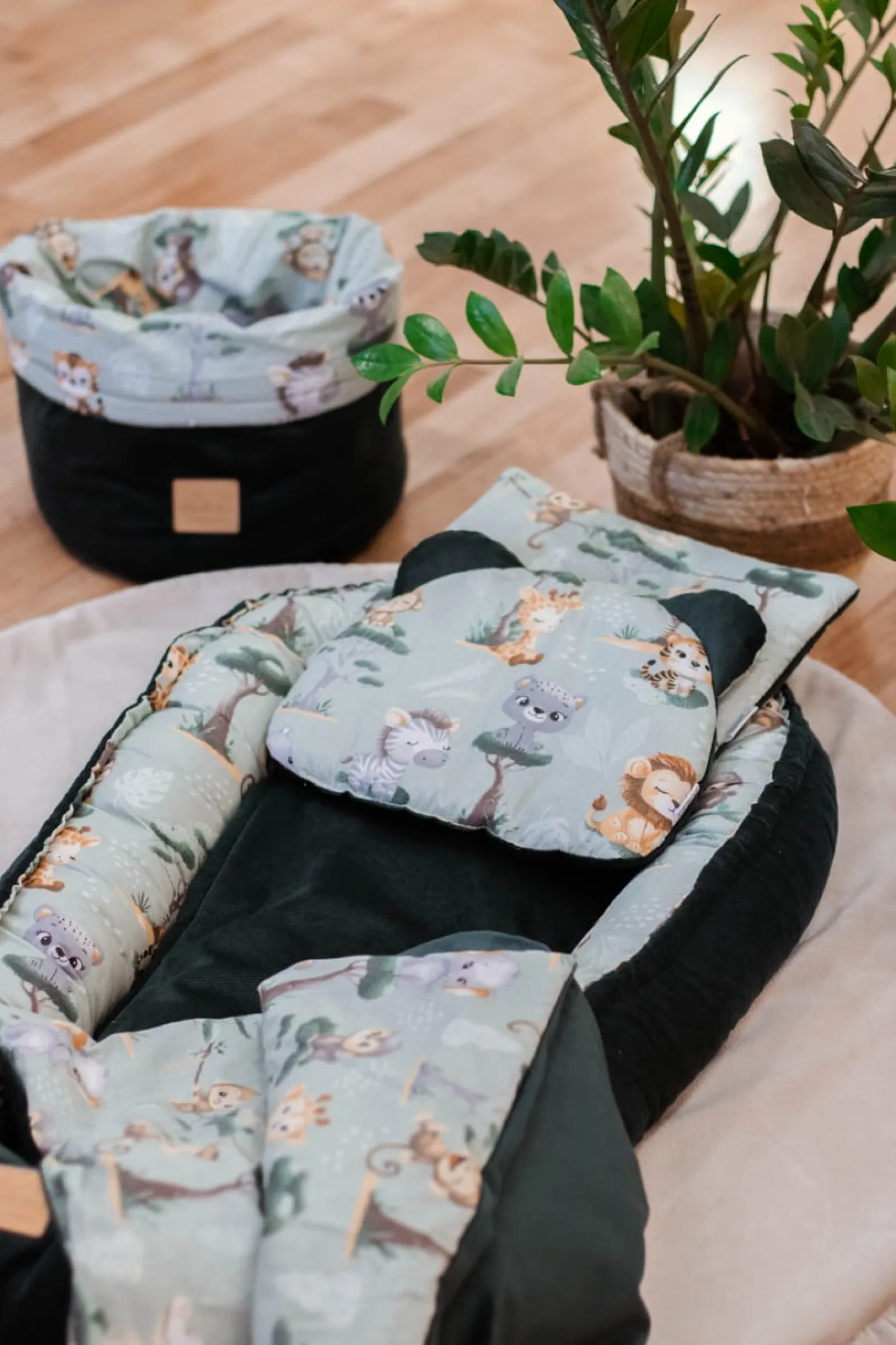 Kokon Comfort - Tropical Animals i butelkowy Velvet