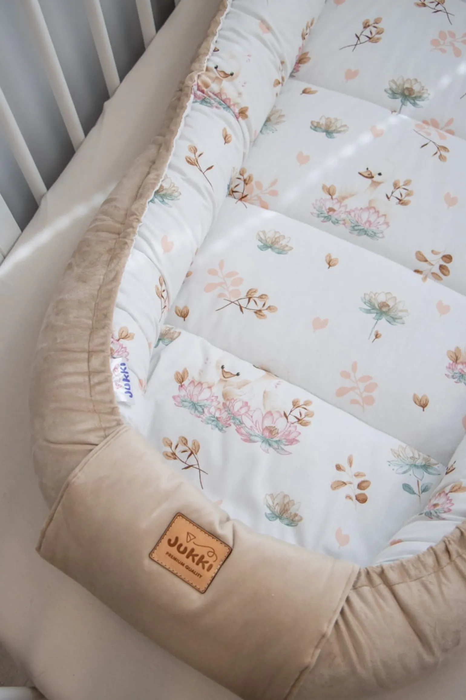 Kokon XXL 65 x 120 cm - Swan Family i Cappuccino Soft Velvet
