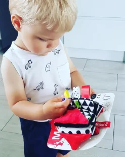 MOM'S CARE Kontrastowa mała książeczka – Różowa