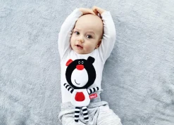 MOM'S CARE Kontrastowa przytulanka Szeleścik Misio Buu Czarny