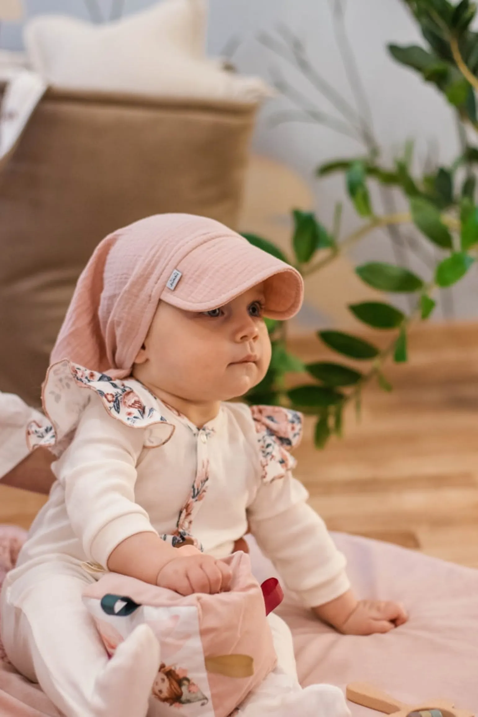 Muślinowa Chustka z daszkiem - Pink