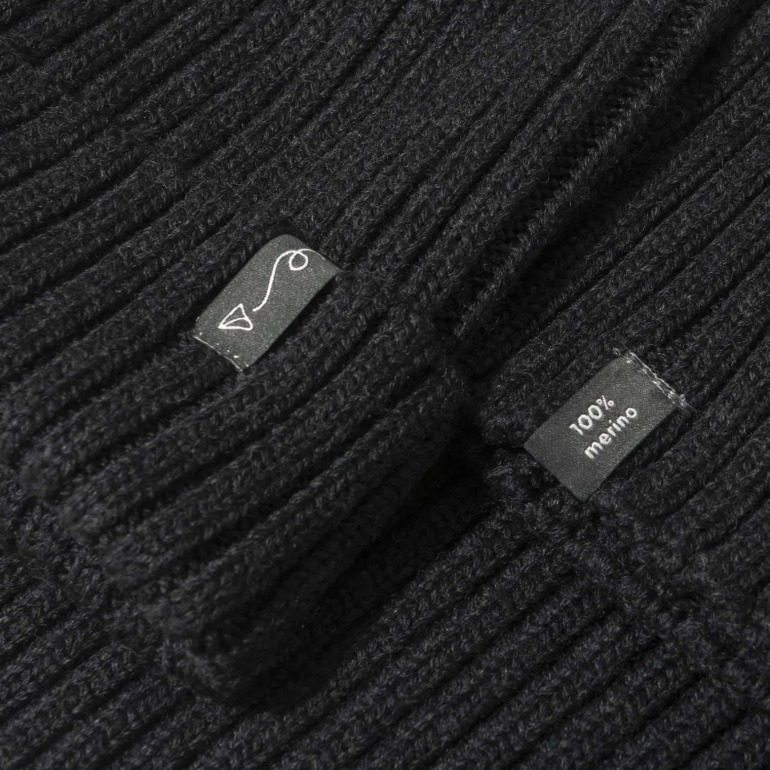 Zimowa czapka z wełny merino - GRAPHITE MELANGE