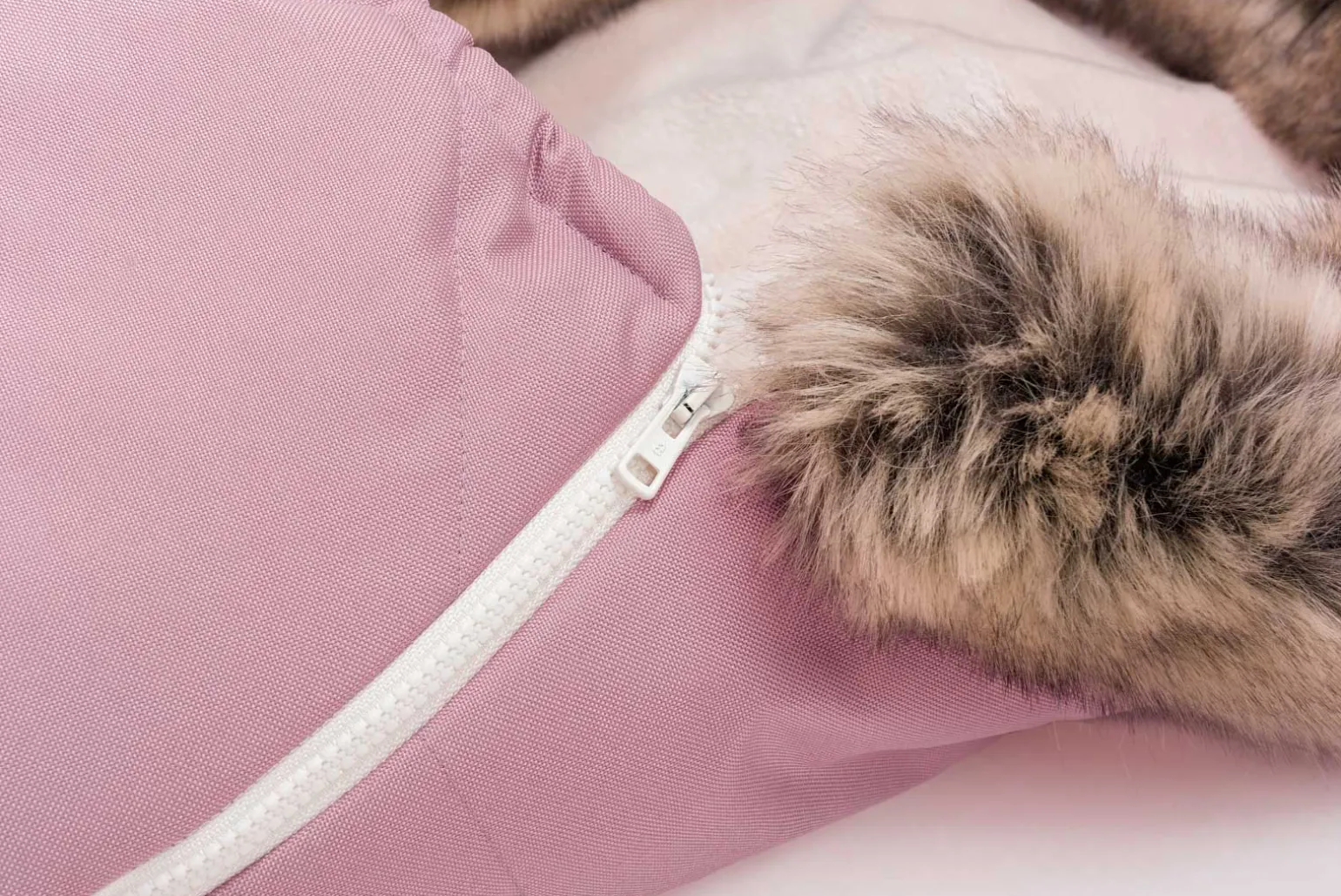 Zimowy śpiworek dziecięcy do wózka, gondoli i sanek - PINK WINTER