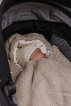 Zimowy, uniwersalny śpiworek dziecięcy Boucle do wózka, gondoli, sanek - Beige